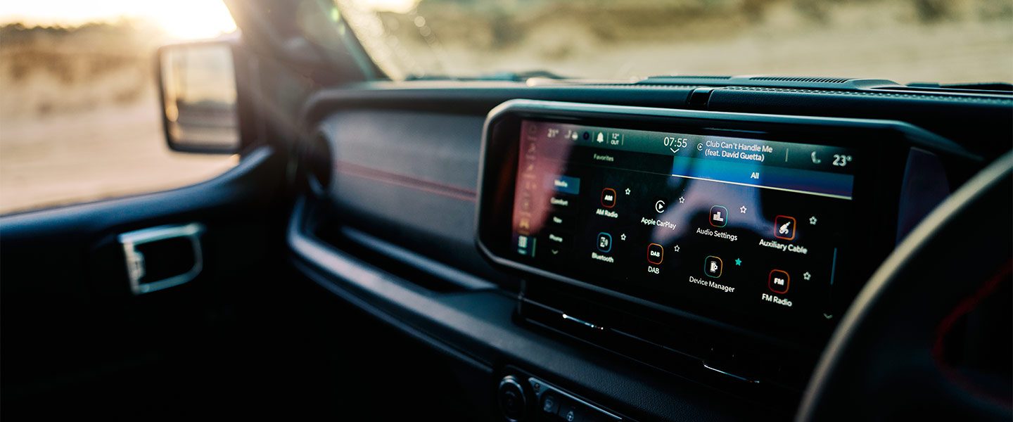 2025 Gladiator Uconnect touchscreen