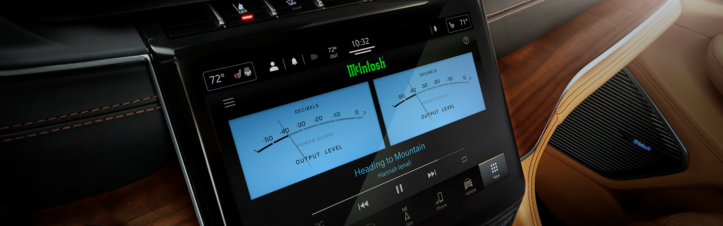 Touchscreen in the Jeep Grand Cherokee L
